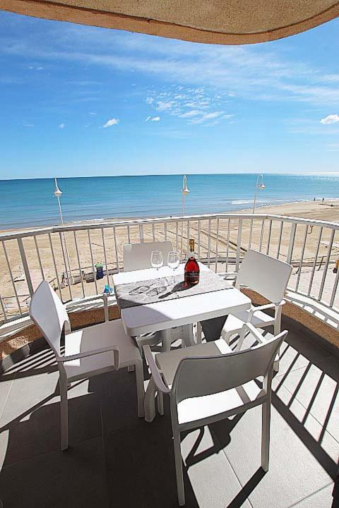Апартаменти Apartamento Primera Linea Playa Centro De Guardamar Гуардамар-дел-Сегура Екстер'єр фото