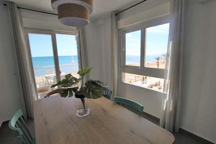 Апартаменти Apartamento Primera Linea Playa Centro De Guardamar Гуардамар-дел-Сегура Екстер'єр фото
