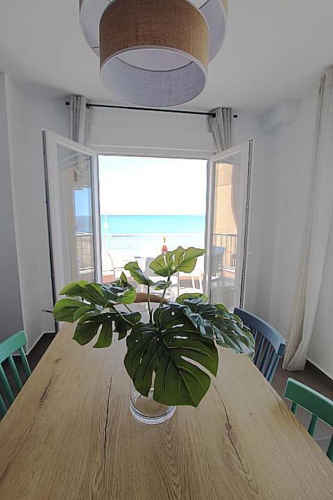 Апартаменти Apartamento Primera Linea Playa Centro De Guardamar Гуардамар-дел-Сегура Екстер'єр фото