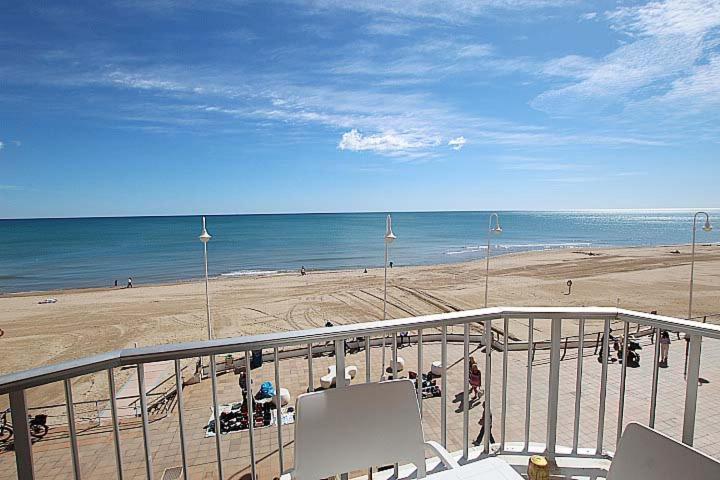 Апартаменти Apartamento Primera Linea Playa Centro De Guardamar Гуардамар-дел-Сегура Екстер'єр фото